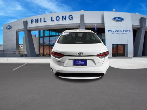 Used 2021 Toyota Corolla LE FWD image 4