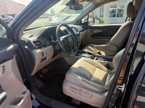 Used 2016 Honda Pilot Touring image 10