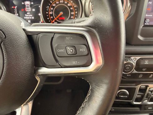 Used 2018 Jeep Wrangler Unlimited Sahara AWD/4WD image 20