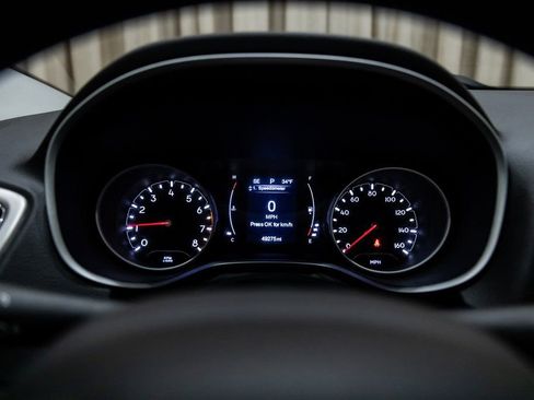 Used 2018 Jeep Compass Latitude w/ Cold Weather Group image 16