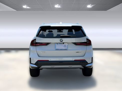 Used 2025 BMW X1 xDrive28i AWD/4WD image 9