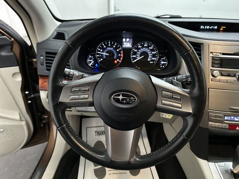 Used 2011 Subaru Outback 2.5i Limited AWD/4WD image 21