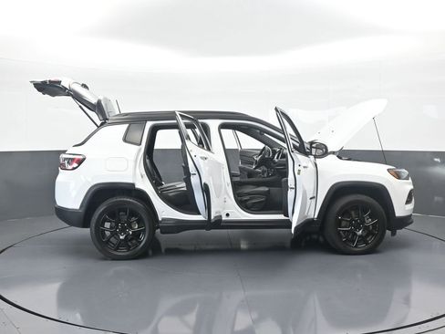 Used 2023 Jeep Compass Altitude image 71