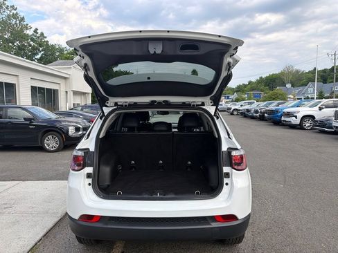 Used 2022 Jeep Compass Latitude AWD/4WD image 25