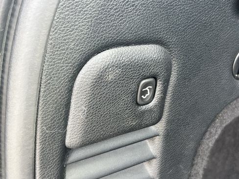 Used 2019 Jeep Grand Cherokee Laredo RWD image 34