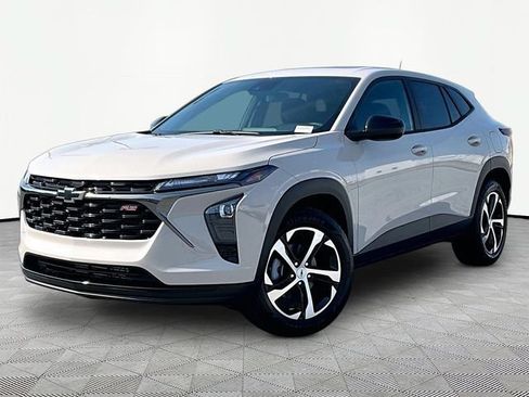 New 2026 Chevrolet Trax RS w/ Sunroof Package FWD image 3