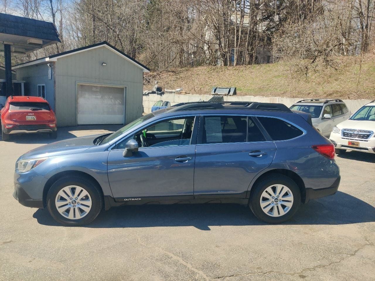 Used 2018 Subaru Outback 2.5i Premium AWD/4WD image 3