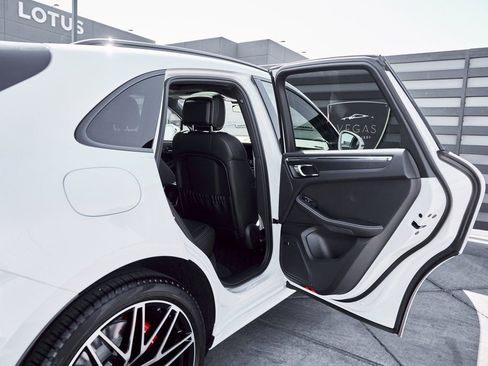 Used 2025 Porsche Macan GTS AWD/4WD image 29