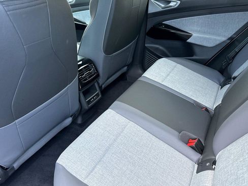 New 2025 Volkswagen ID.4 Pro image 11