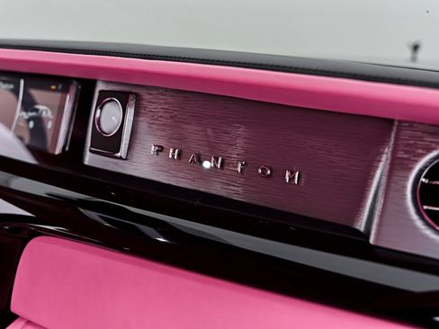 Used 2024 Rolls-Royce Phantom Sedan w/ The Phantom Package RWD image 49