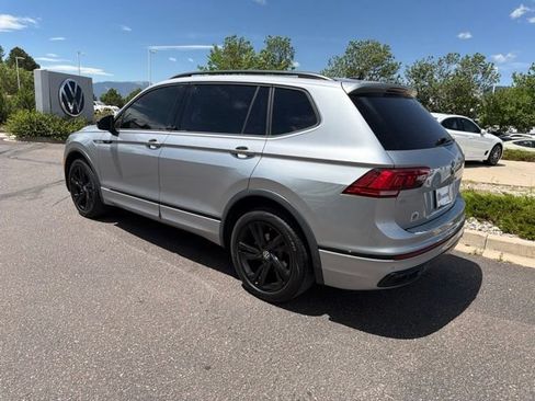 Used 2023 Volkswagen Tiguan SE R-Line AWD/4WD image 4