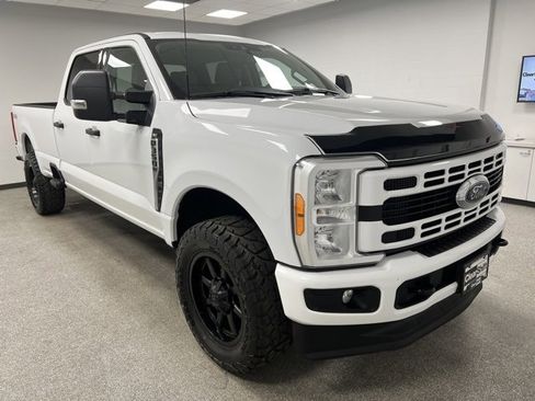 Used 2023 Ford F350 XLT image 2
