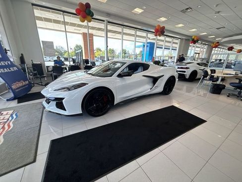 New 2026 Chevrolet Corvette E-Ray image 10