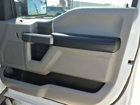 Used 2020 Ford F150 XLT w/ Equipment Group 302A Luxury AWD/4WD image 8