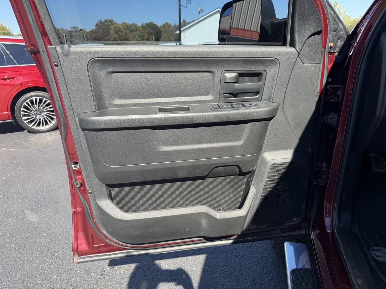 Used 2018 RAM 2500 Tradesman w/ Chrome Appearance Group AWD/4WD image 12