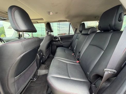 Used 2020 Toyota 4Runner Venture w/ Moonroof Package AWD/4WD image 17