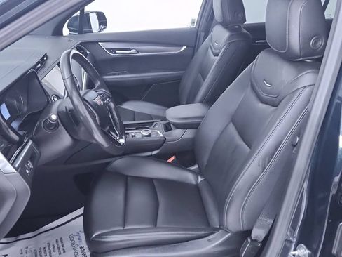 Used 2024 Cadillac XT6 Luxury w/ LPO, Floor Liner Package FWD image 11