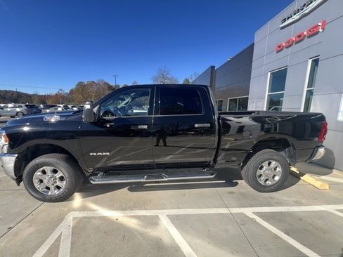 Used 2024 RAM 2500 Big Horn w/ Safety Group image 7