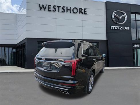 Used 2025 Cadillac XT6 Premium Luxury image 3