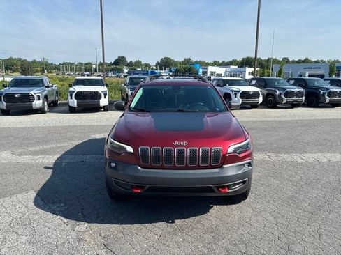 Used 2019 Jeep Cherokee Trailhawk AWD/4WD image 2