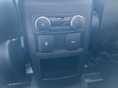 Used 2020 Ford Explorer XLT RWD image 19