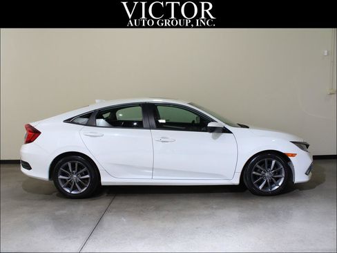 Used 2019 Honda Civic EX image 8