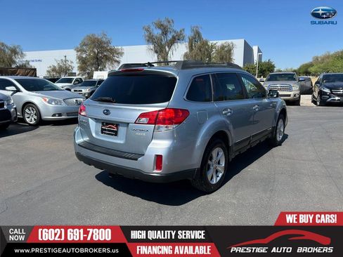 Used 2013 Subaru Outback 2.5i Limited w/ Moonroof Pkg AWD/4WD image 4