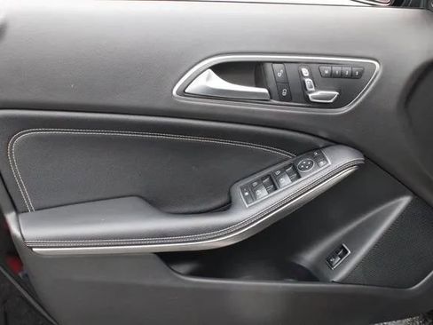 Used 2018 Mercedes-Benz GLA 250 4MATIC image 41