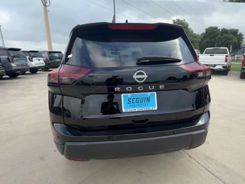 Used 2025 Nissan Rogue SV FWD image 7
