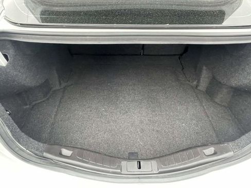 Used 2016 Ford Fusion SE FWD image 9
