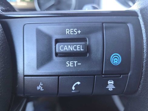 Used 2023 Nissan Rogue SV image 11