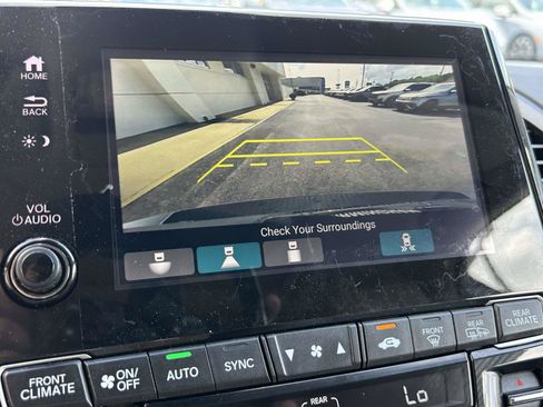 Used 2024 Honda Odyssey Touring image 23