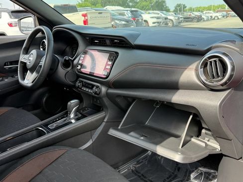 Used 2023 Nissan Kicks SR FWD image 12