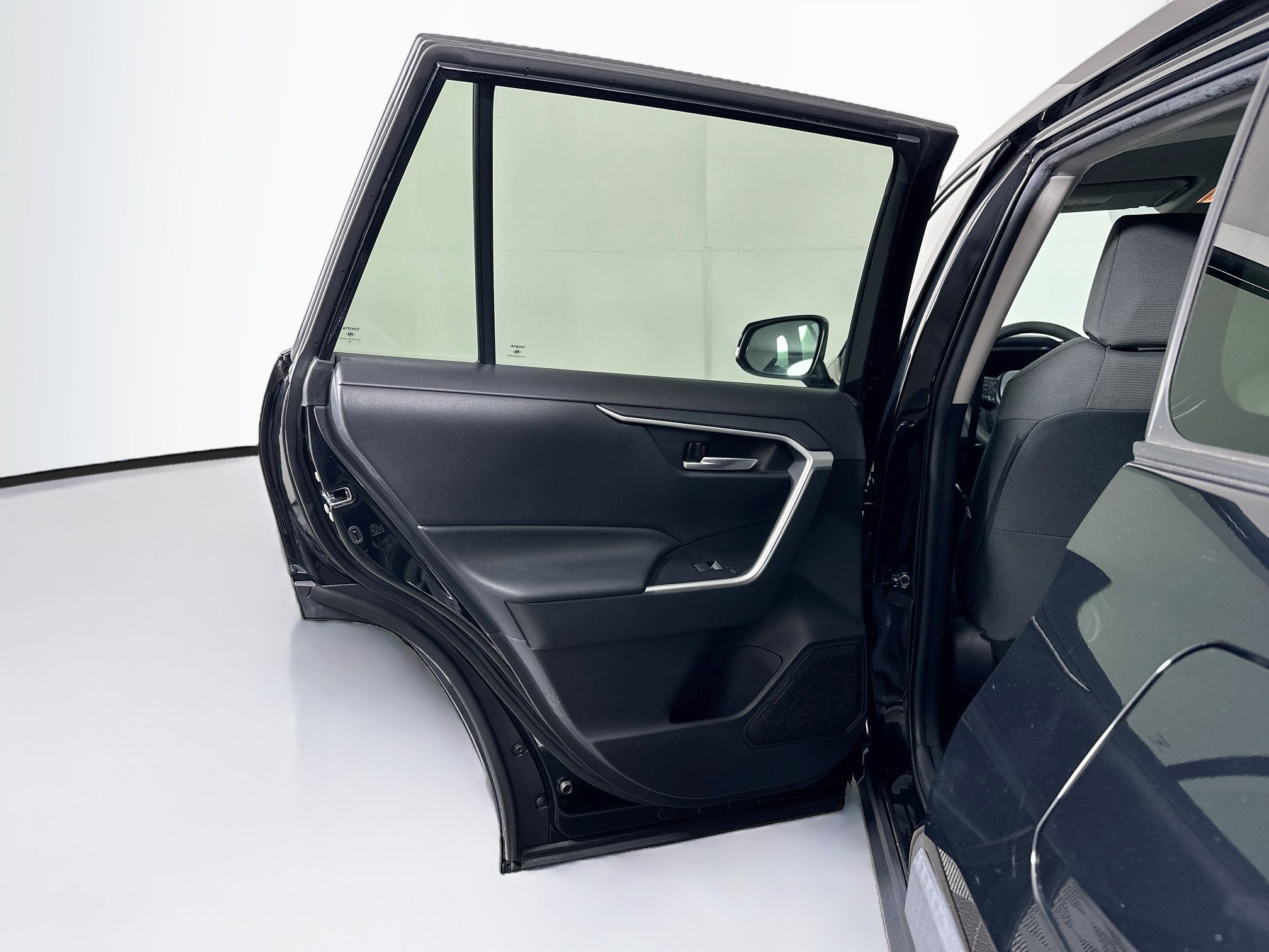 Used 2021 Toyota RAV4 XLE FWD image 25
