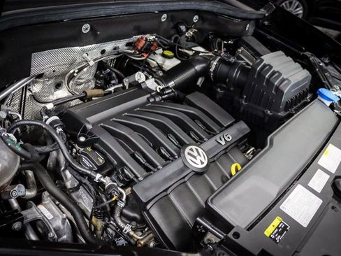 Used 2021 Volkswagen Atlas SE w/ Panoramic Sunroof Package FWD image 35
