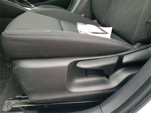 Used 2023 Toyota Corolla LE image 13