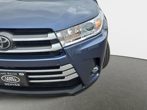 Used 2018 Toyota Highlander XLE AWD/4WD image 35