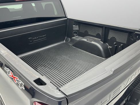 Used 2024 Chevrolet Silverado 1500 LT AWD/4WD image 10
