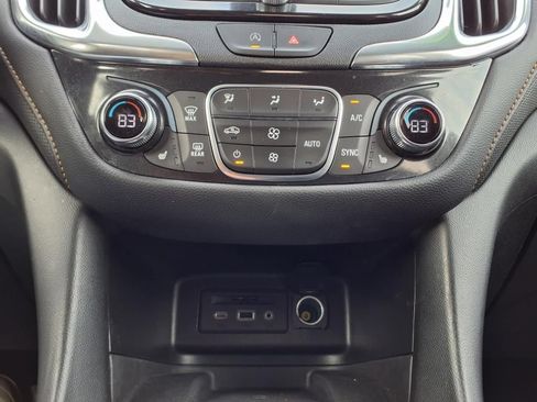 Used 2022 Chevrolet Equinox Premier FWD image 28
