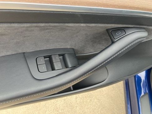Used 2023 Tesla Model 3 Performance image 10