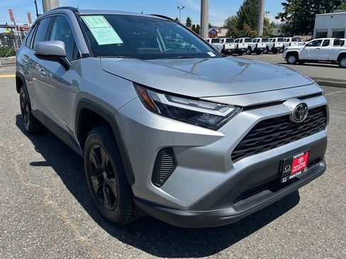 Used 2025 Toyota RAV4 XLE w/ Convenience Package AWD/4WD image 3