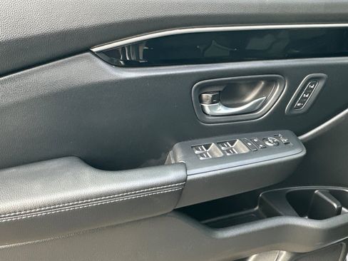 Certified 2024 Honda Pilot Touring image 11