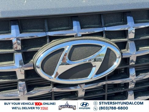 Certified 2025 Hyundai Venue Limited image 8