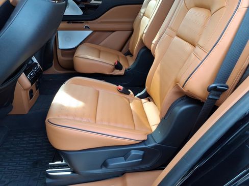 Used 2024 Lincoln Aviator Black Label w/ Jet Package image 9