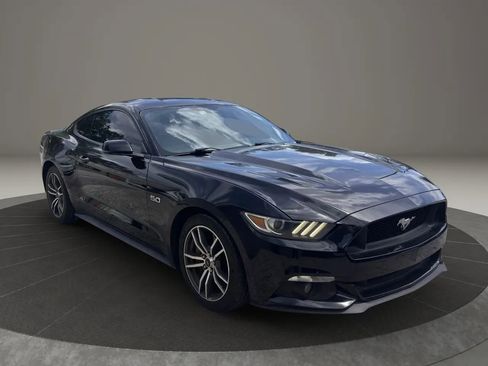Used 2016 Ford Mustang GT Premium w/ Equipment Group 401A RWD image 7