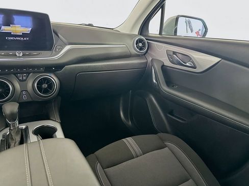 Used 2025 Chevrolet Blazer LT image 31