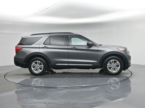 Certified 2023 Ford Explorer XLT RWD image 30
