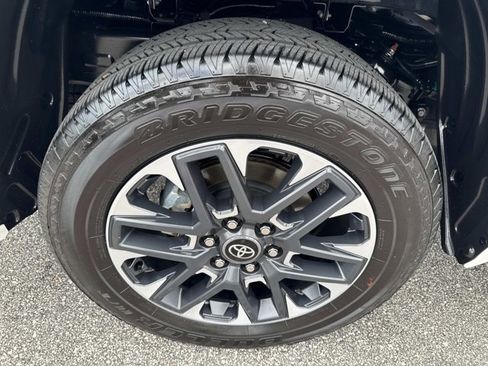 Used 2025 Toyota Tundra Limited image 28