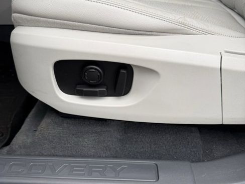 Used 2017 Land Rover Discovery Sport HSE image 17