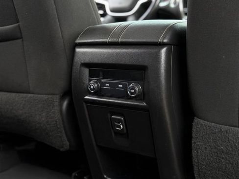 Used 2020 Chevrolet Traverse LT FWD image 18
